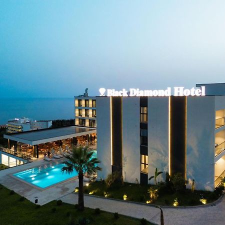 Black Diamond Hotel Dhermi Bagian luar foto
