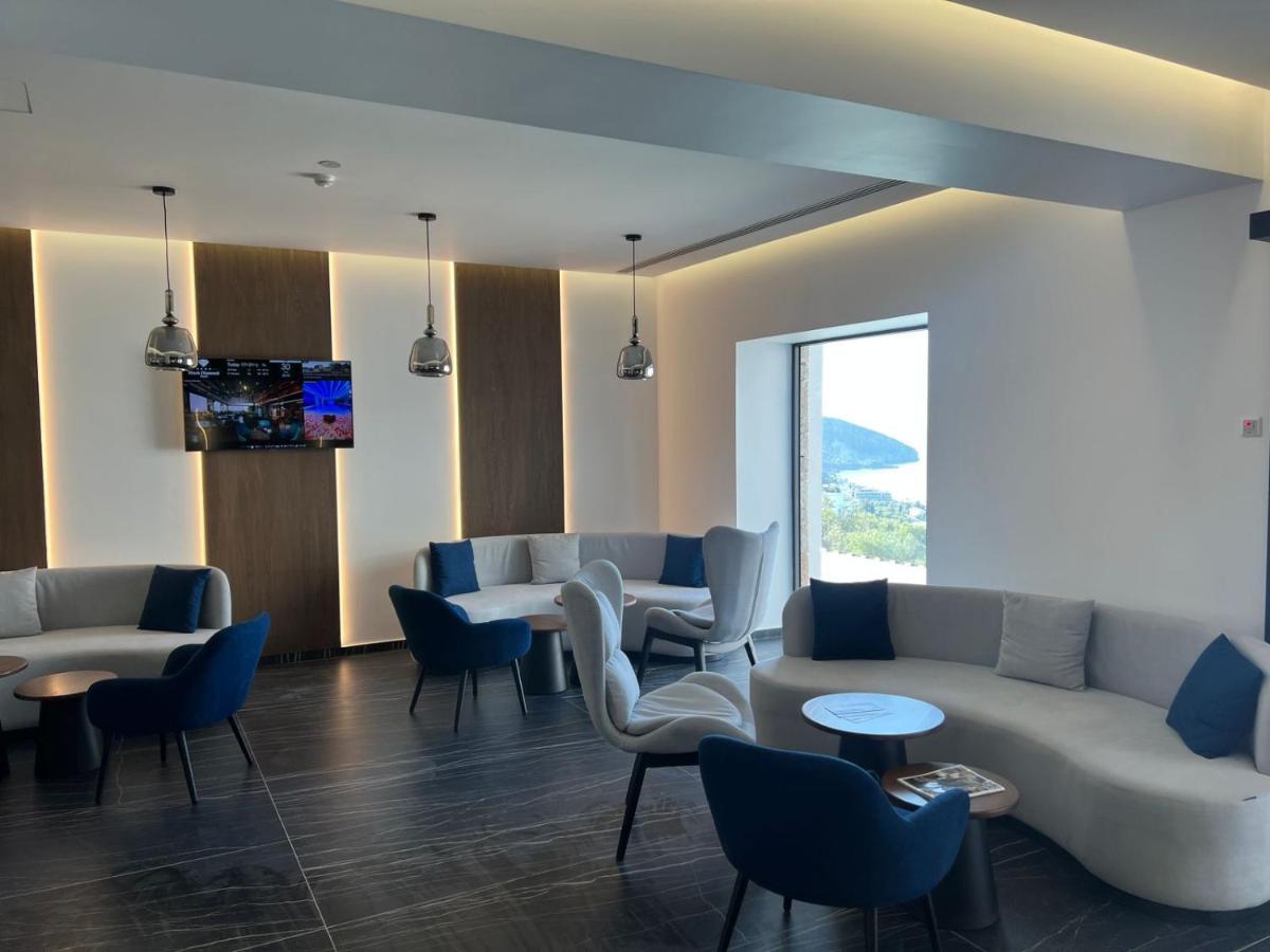Black Diamond Hotel Dhermi Bagian luar foto