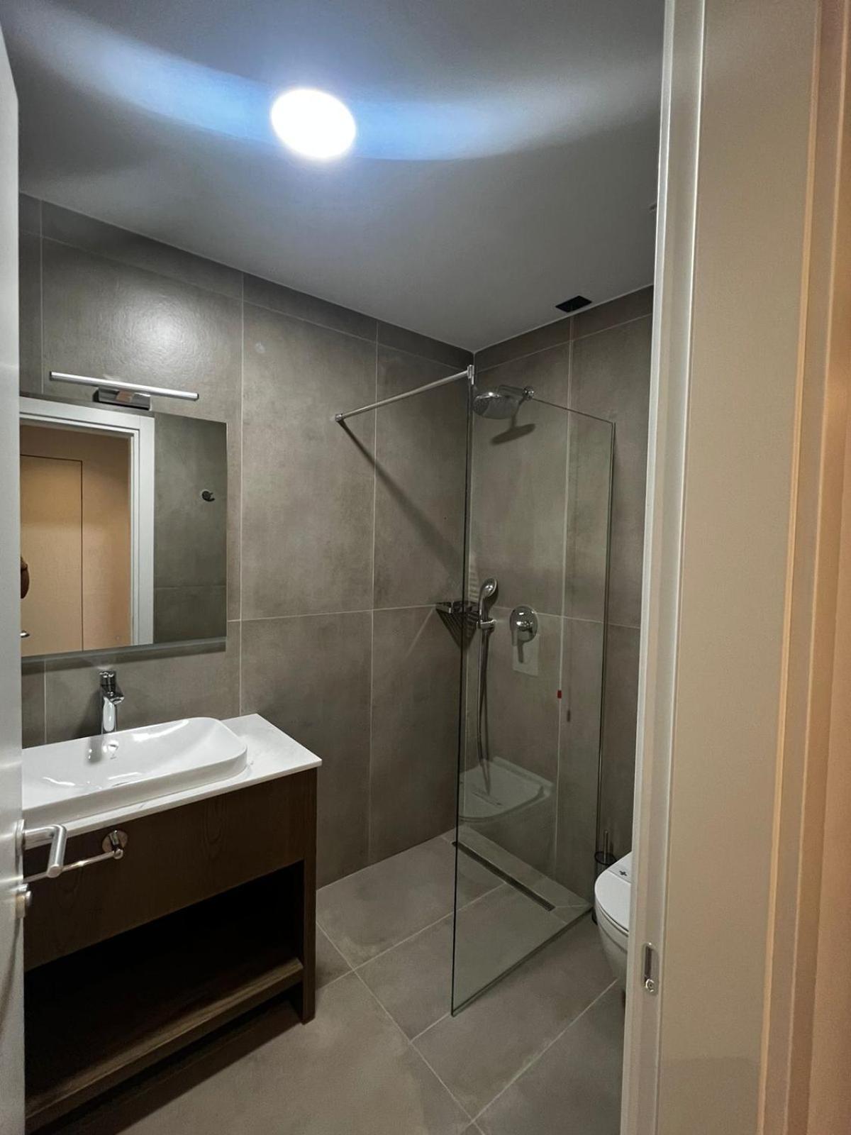 Black Diamond Hotel Dhermi Bagian luar foto