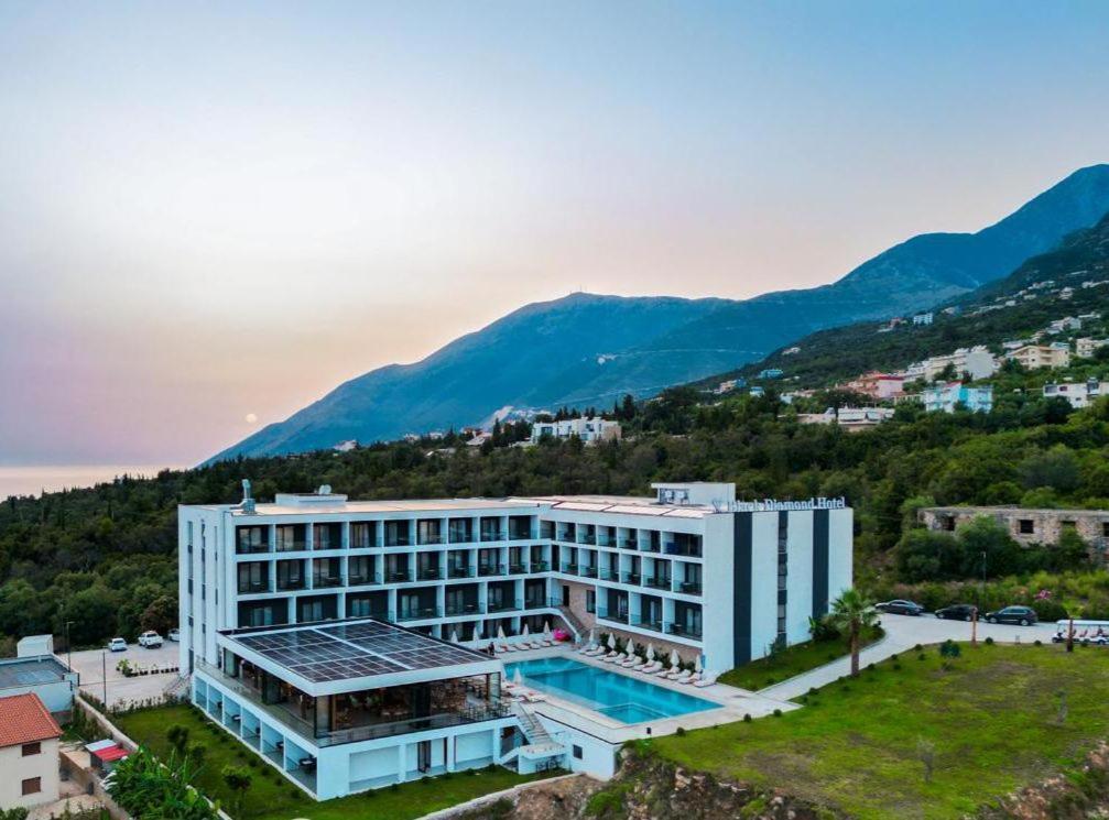 Black Diamond Hotel Dhermi Bagian luar foto